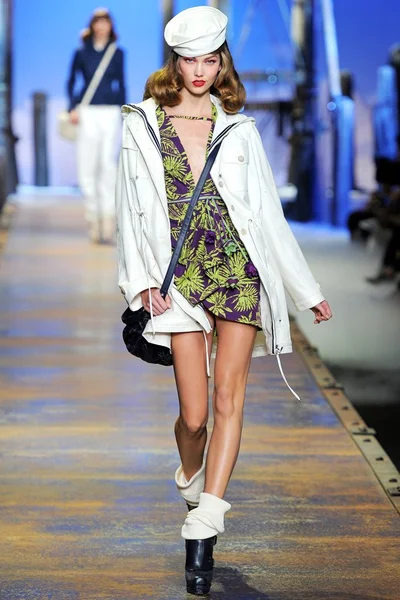 Look 1